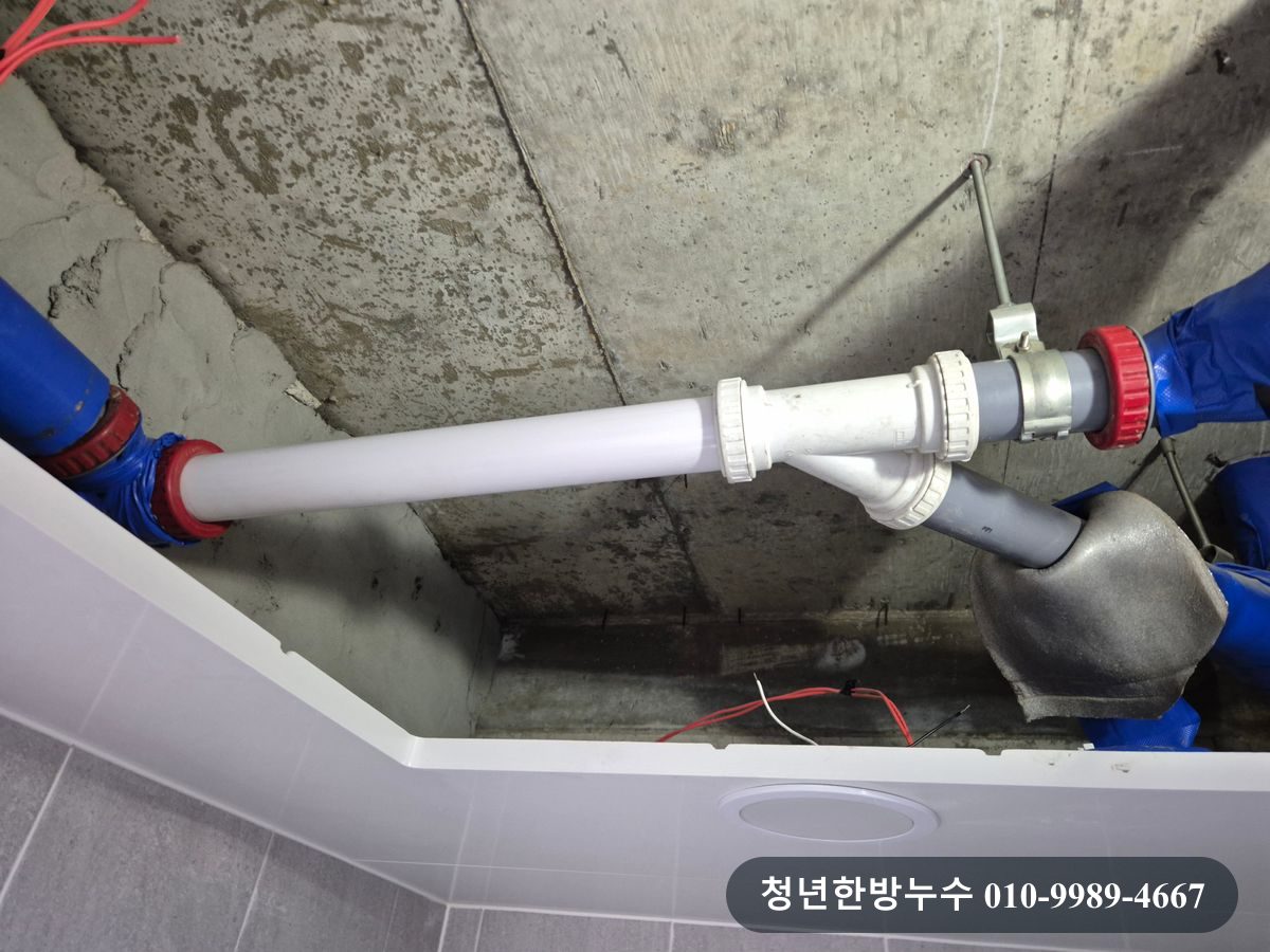 천장 배관을 연결한 상태입니다.